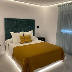13 Lives In , Ibiza Espagne
